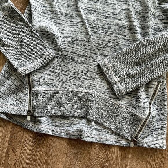 Athleta Crewneck Cityscape Sweatshirt - Picture 4 of 5
